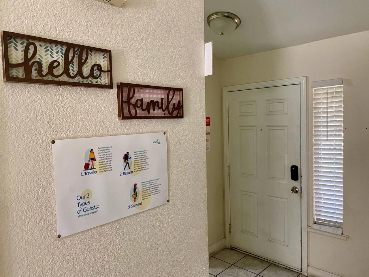 Whole Family - Wolfgram Hostel Elk Grove Bagian luar foto